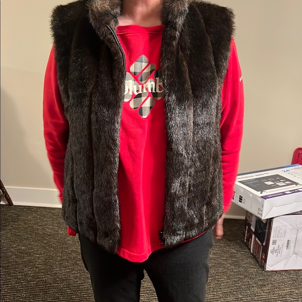 Ladies Like new Faux fur reversible vest Large